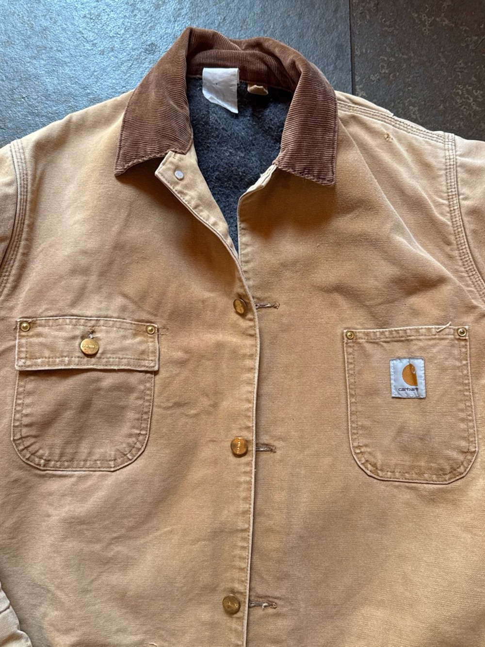 Vintage distressed Carhartt men’s  Tan Utility Jacket with Brown Corduroy Collar - Picture 2 of 8
